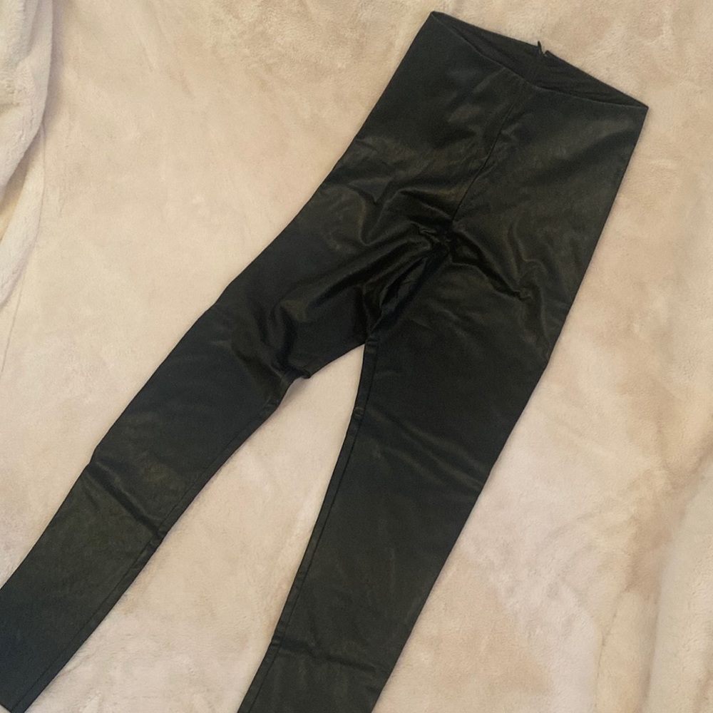 Kittenish Faux Leather Leggings | Small